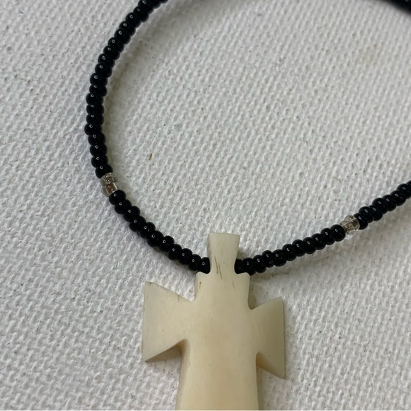 Vintage Bovine Bone Carved Cross Pendant Necklace w Black Glass Seed Beads 18" - Picture 7 of 12